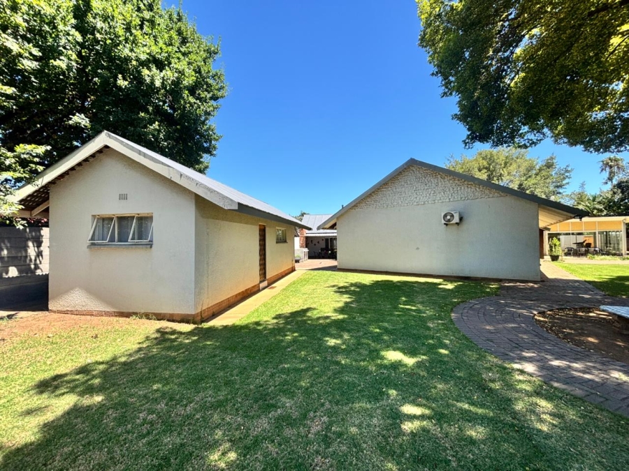 8 Bedroom Property for Sale in Irene Park North West